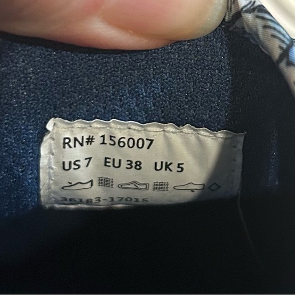 VB CLOUD by VERA BRADLEY-Convertible Slip-On Shoe Dive Floral Medallion Size 7 - Picture 7 of 9